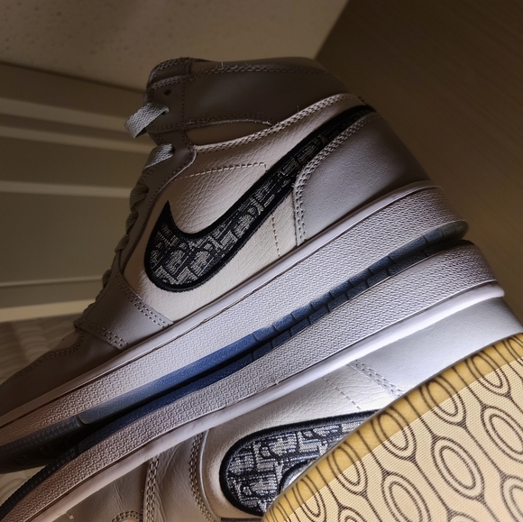 Nike Air Jordan Retro 1 X Christian Dior main image 6